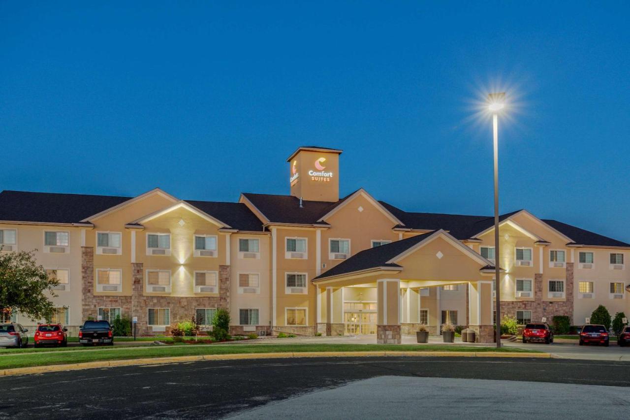 Comfort Suites Johnson Creek Conference Center Екстериор снимка