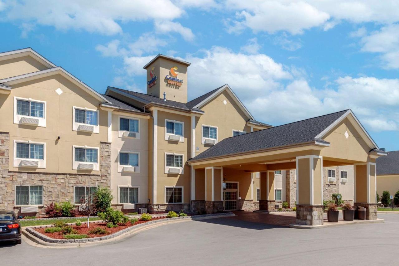 Comfort Suites Johnson Creek Conference Center Екстериор снимка